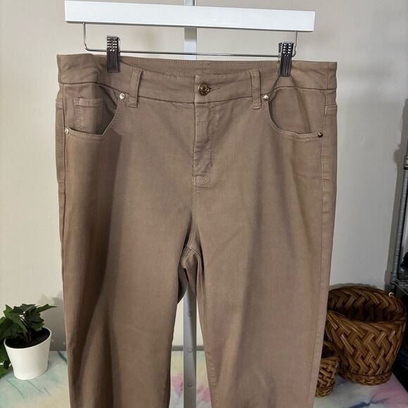 CHICOS so slimming girlfriend jeans size 1 Women's Jeans (women’s 8) - Picture 4 of 9